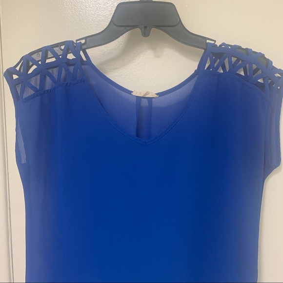 Cage Sleeve Blouse - Picture 2 of 7